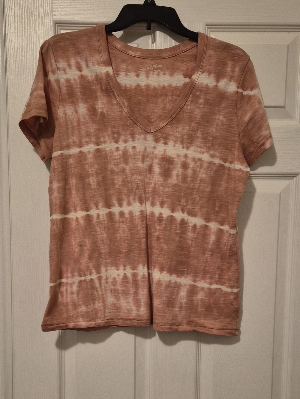 Universal Thread Women's Tie-Dye V-Neck Short Sleeve Top in Dusty Pink